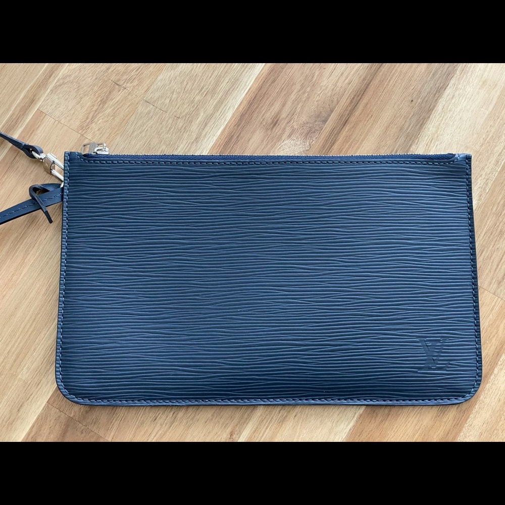Louis Vuitton Neverfull Epi Pouch
